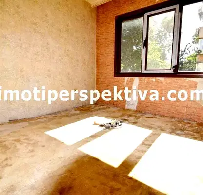 Снимка 3 — Тристаен апартамент в Кючук Париж, Пловдив с тераса