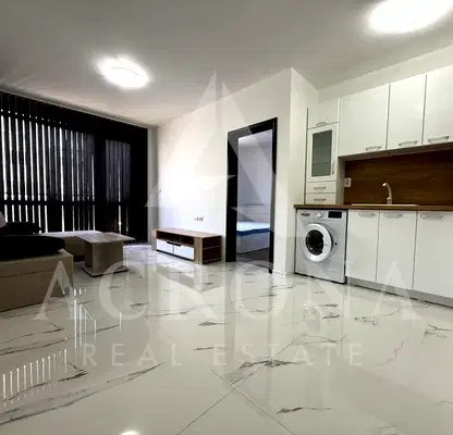 Photo 2 — 3-room apartment in Kyuchuk Parizh with balcony and basement
