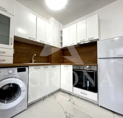 Photo 3 — 3-room apartment in Kyuchuk Parizh with balcony and basement