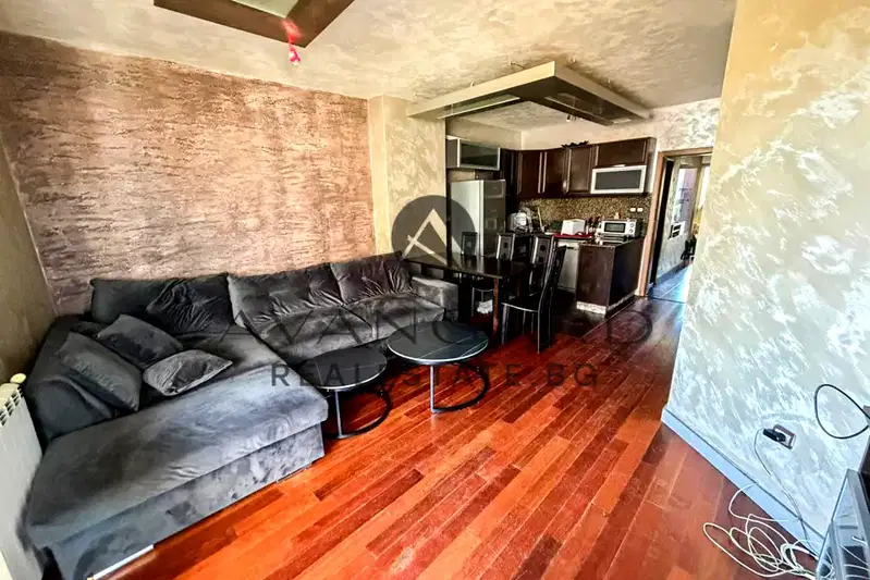 Three-room apartment in Kyuchuk Parizh with three terraces