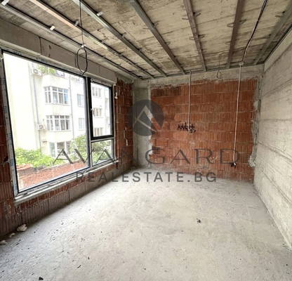 Снимка 3 — Тристаен апартамент 128 кв.м в Кючук Париж, Пловдив с тераса