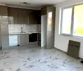 Снимка 2 — Двустаен апартамент в Остромила с тераса и асансьор