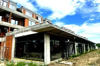 Тристаен апартамент с две тераси в Остромила, Пловдив