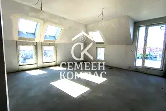 Тристаен апартамент с 2 тераси в Остромила, Пловдив
