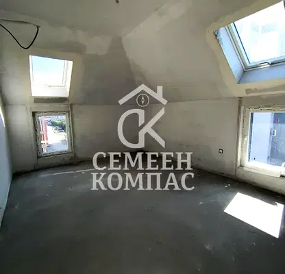 Снимка 2 — Тристаен апартамент с 2 тераси в Остромила, Пловдив