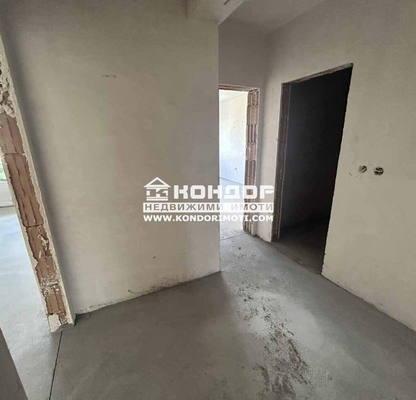 Снимка 4 — Двустаен апартамент в Прослав, Пловдив с тераса