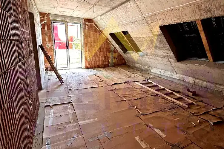 3-bedroom apartment in Plovdiv, Sydiiski