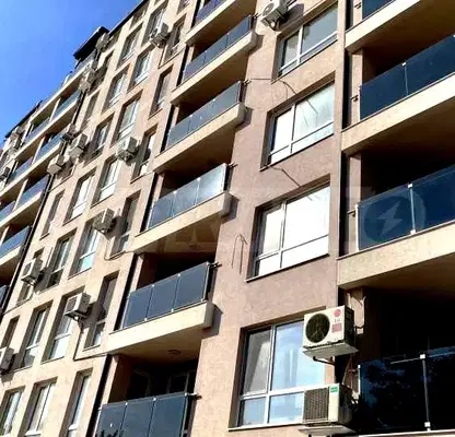 Снимка 3 — Тристаен апартамент с две тераси в Тракия, Пловдив