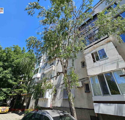 Снимка 2 — Двустаен апартамент в Пловдив, Въстанически, с две тераси