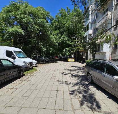 Снимка 3 — Двустаен апартамент в Пловдив, Въстанически, с две тераси