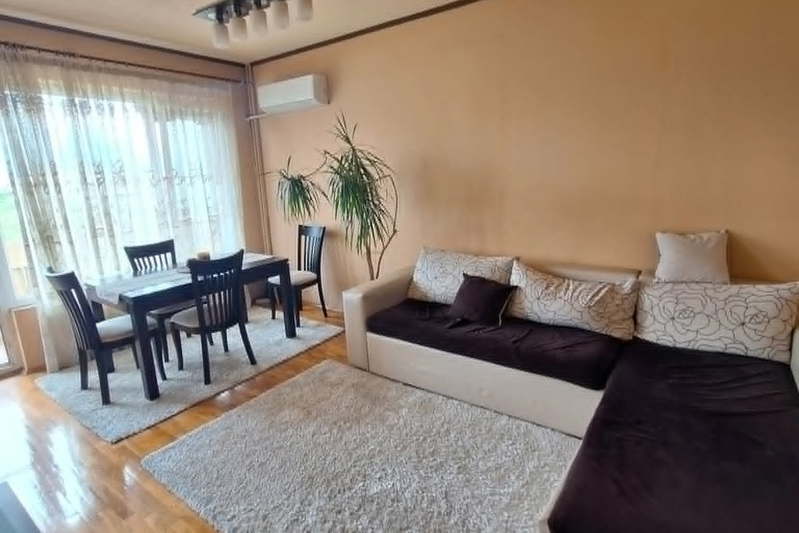 3-bedroom apartment in Plovdiv, Vystanicheski