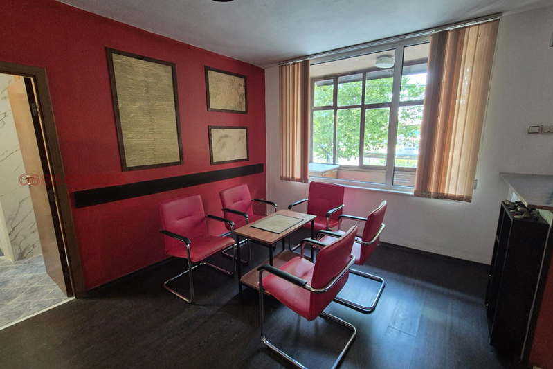 3-bedroom apartment in Plovdiv, Vystanicheski
