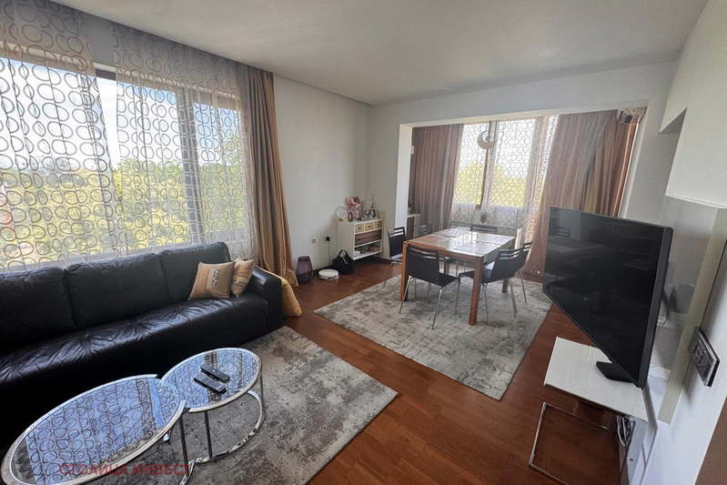 3-bedroom apartment in Ruse, Alei Vyzrajdane