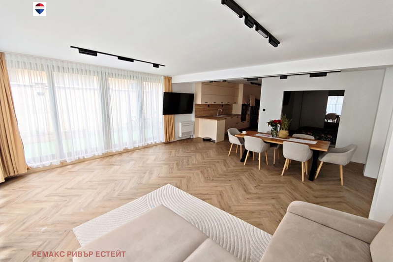 4-bedroom apartment in Ruse, Hyshove