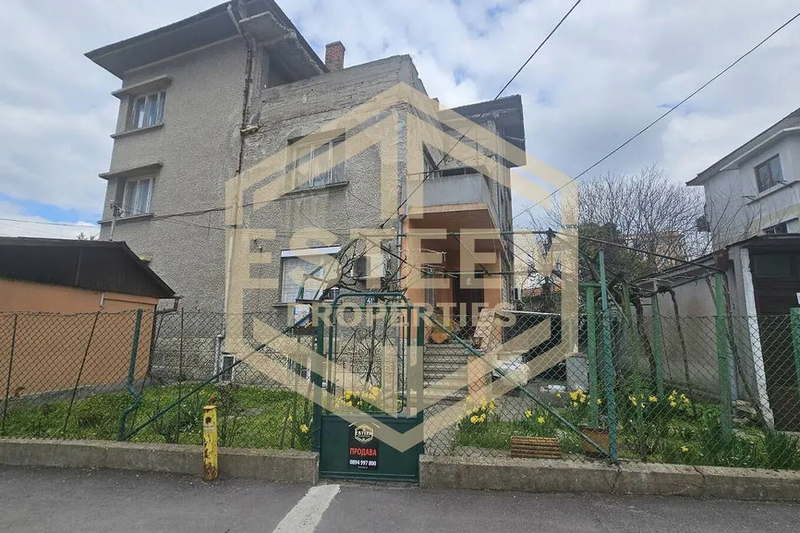 Многостаен апартамент в Русе, Широк център