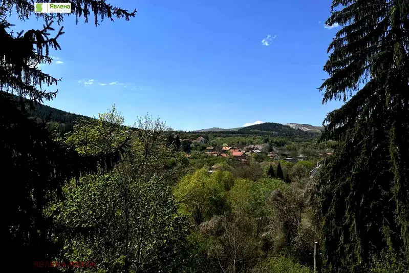 Two-room apartment in Studena village with two terraces and parking