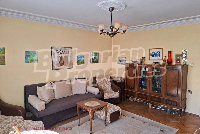 3-bedroom apartment in Shumen, Centyr