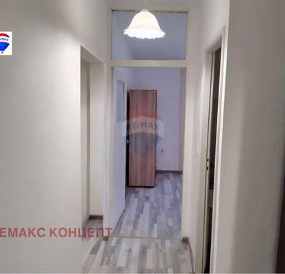 Снимка 4 — Двустаен апартамент в Шумен, Център