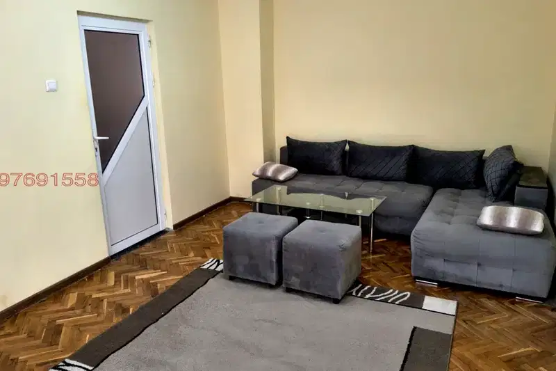 Тристаен апартамент в Шумен, Център