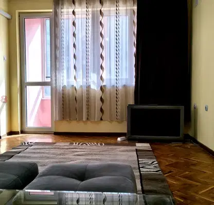 Снимка 3 — Тристаен апартамент в Шумен, Център