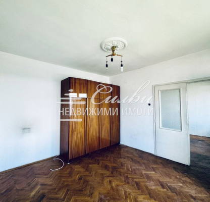 Photo 2 — 3-bedroom apartment in Shumen, Dobrudjanski