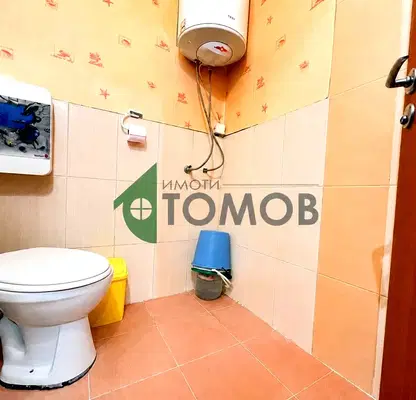 Снимка 5 — Двустаен апартамент с тераса в Шумен, район Пожарната