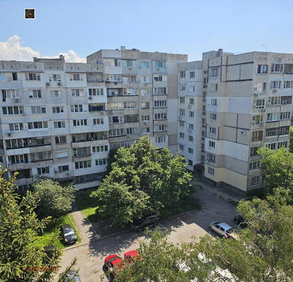Снимка 3 — 3-стаен апартамент в Банишора с две тераси