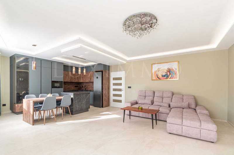 3-bedroom apartment in Sofiya, Borovo
