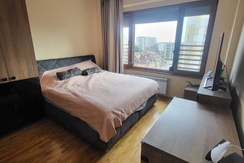 3-bedroom apartment in Sofiya, Bykston