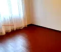 Снимка 3 — Двустаен апартамент 75 кв.м. в Бъкстон с двор