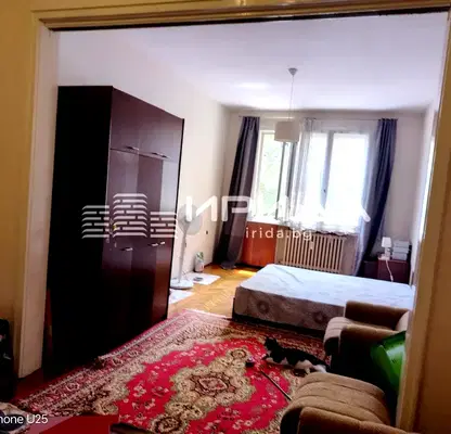Снимка 2 — Тристаен апартамент 80 кв.м. в Център с югоизточно изложение