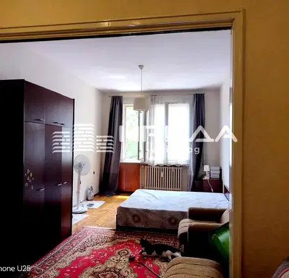 Снимка 3 — Тристаен апартамент 80 кв.м. в Център с югоизточно изложение