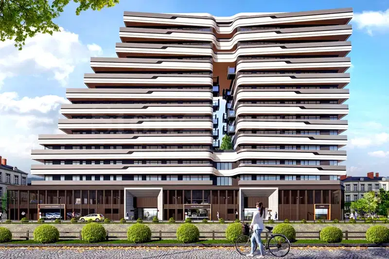 Spacious 3-room apartment in Center with panoramic terrace