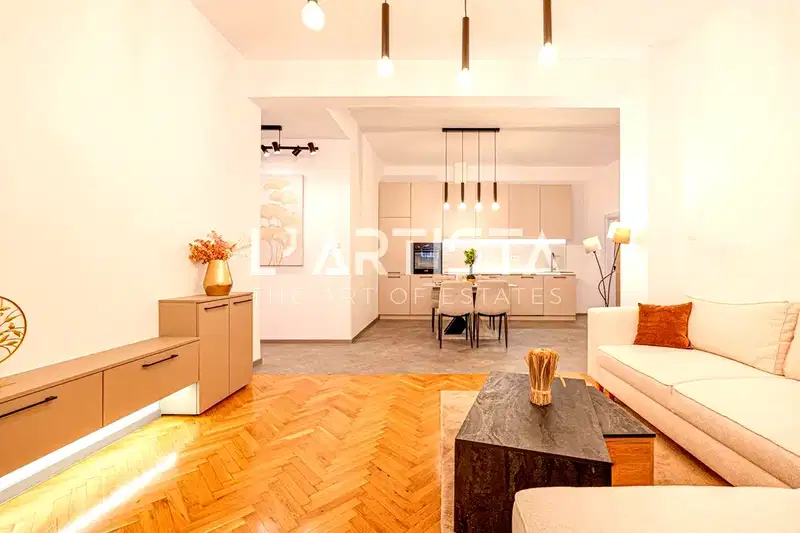 Three-room apartment with 2 bathrooms in the Center of Sofia