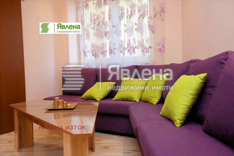 3-bedroom apartment in Sofiya, Centyr