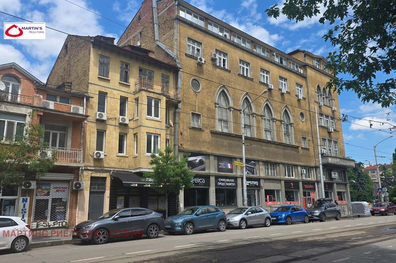 3-стаен апартамент в Център, бул. Ал. Стамболийски, нужда от ремонт