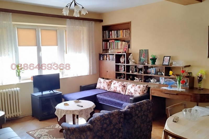 3-bedroom apartment in Sofia, Centyr