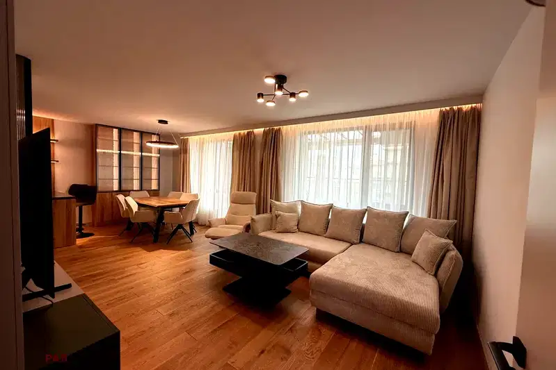 4-bedroom apartment in Sofiya, Centyr