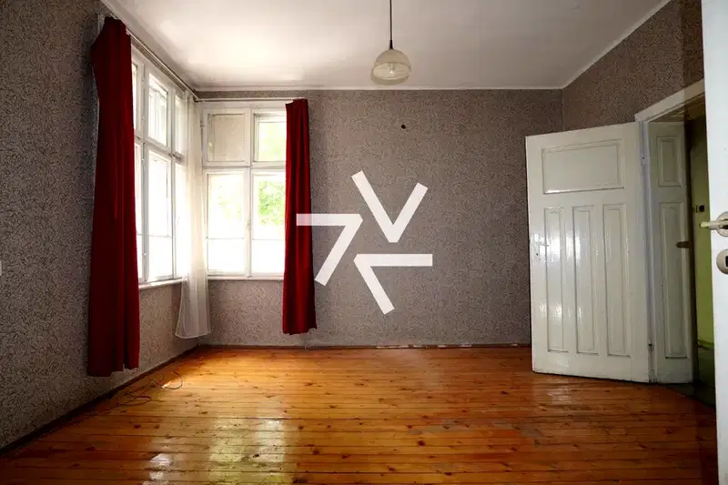 Spacious 4-room apartment in Center, Sofia with separate entrance