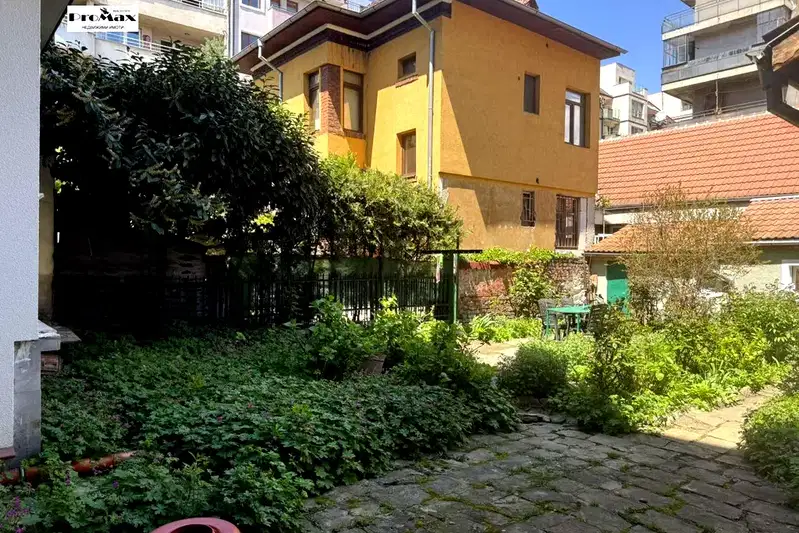2-room apartment with high ceilings in Center, Sofia