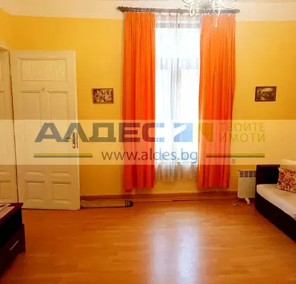 Photo 2 — Three-room apartment with south aspect in Center, Sofia