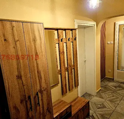 Снимка 4 — Тристаен апартамент с остъклена тераса в Център, София