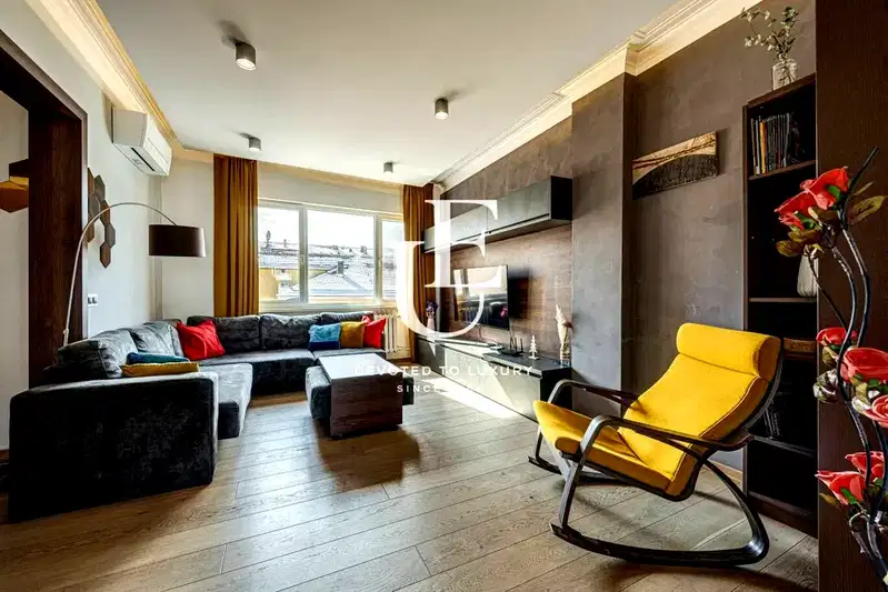 3-bedroom apartment in Sofiya, Centyr