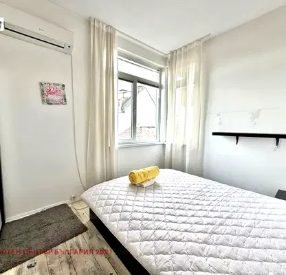 Photo 3 — Three-room apartment with balcony in Center, Sofia