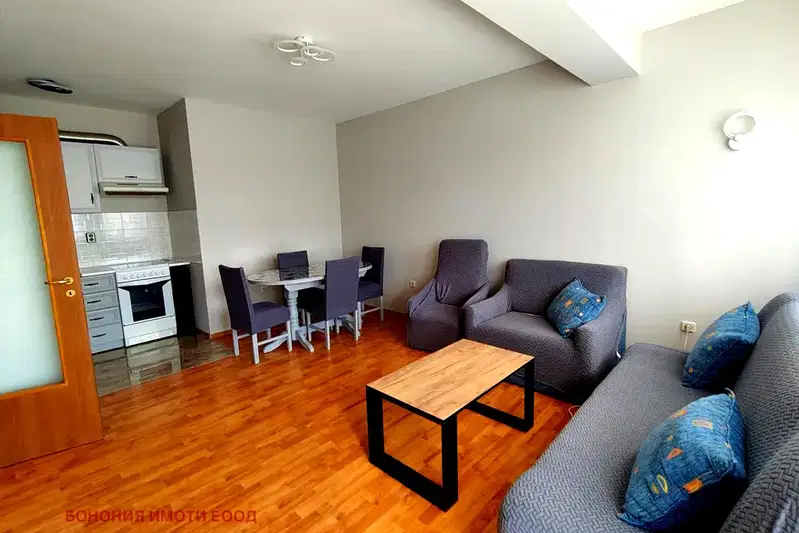 3-bedroom apartment in Sofia, Centyr