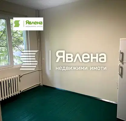 Снимка 3 — Тристаен апартамент в Център, София с балкон към вътрешен двор