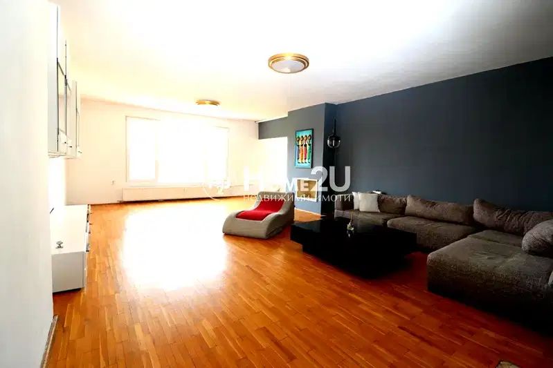 3-bedroom apartment in Sofiya, Centyr