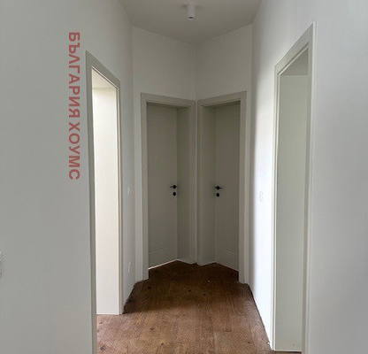 Photo 3 — Three-room apartment with balcony in Center, Sofia