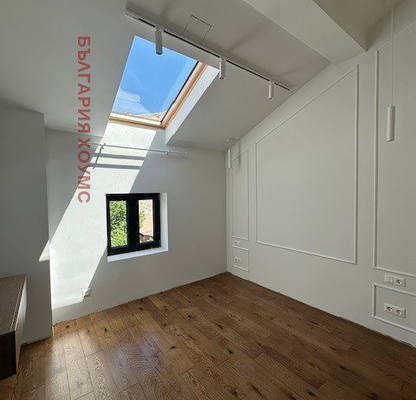 Photo 5 — Three-room apartment with balcony in Center, Sofia