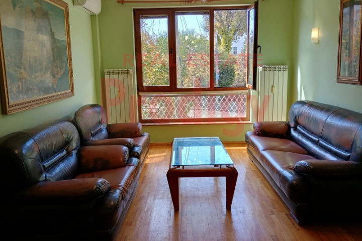 3-bedroom apartment in Sofiya, Centyr